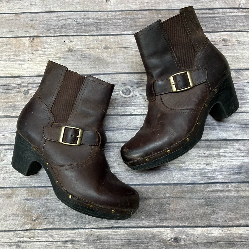Clark's leather clog boots with buckle